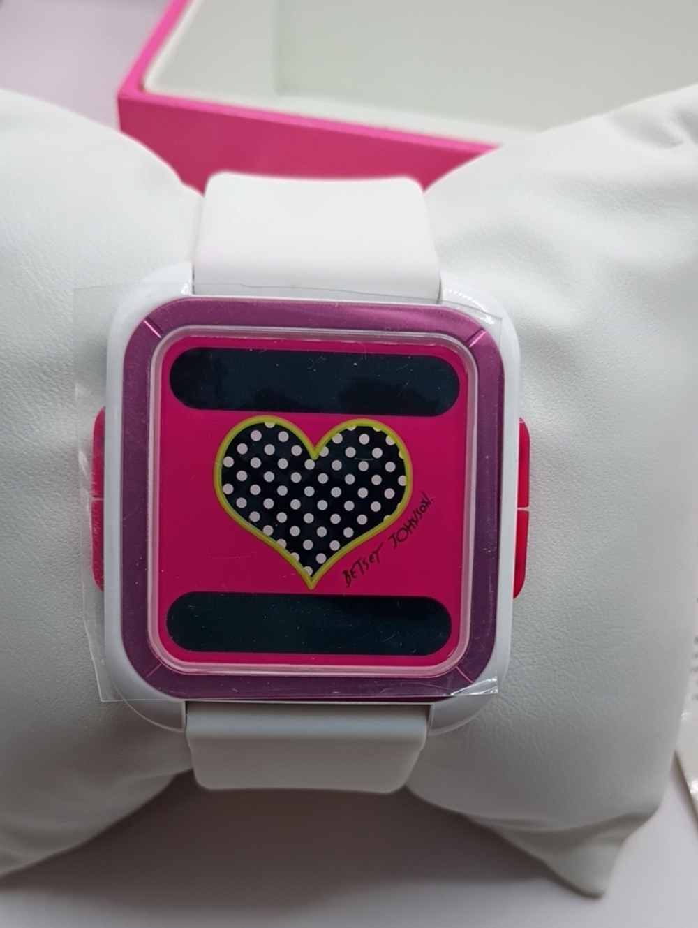 Betsey Johnson White Strap Watch with Pink Heart Face 🩷🤍 - Picture 2 of 16